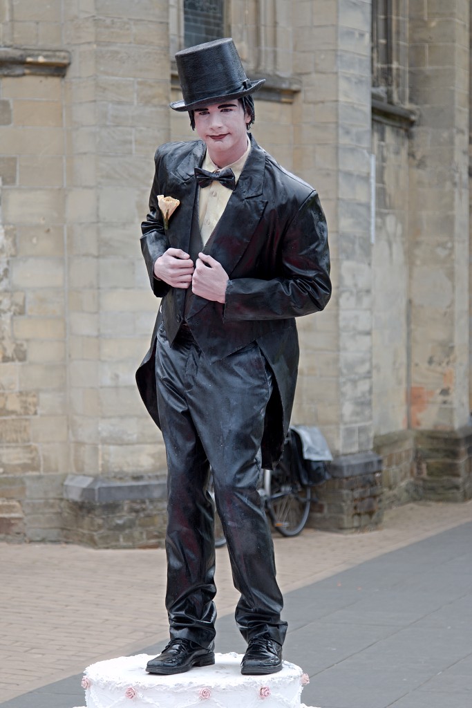 valkenburg living statue levend standbeeld evenement event festival festiviteit kunst art straatkunst streetart artiest beeld beeldhouwwerk